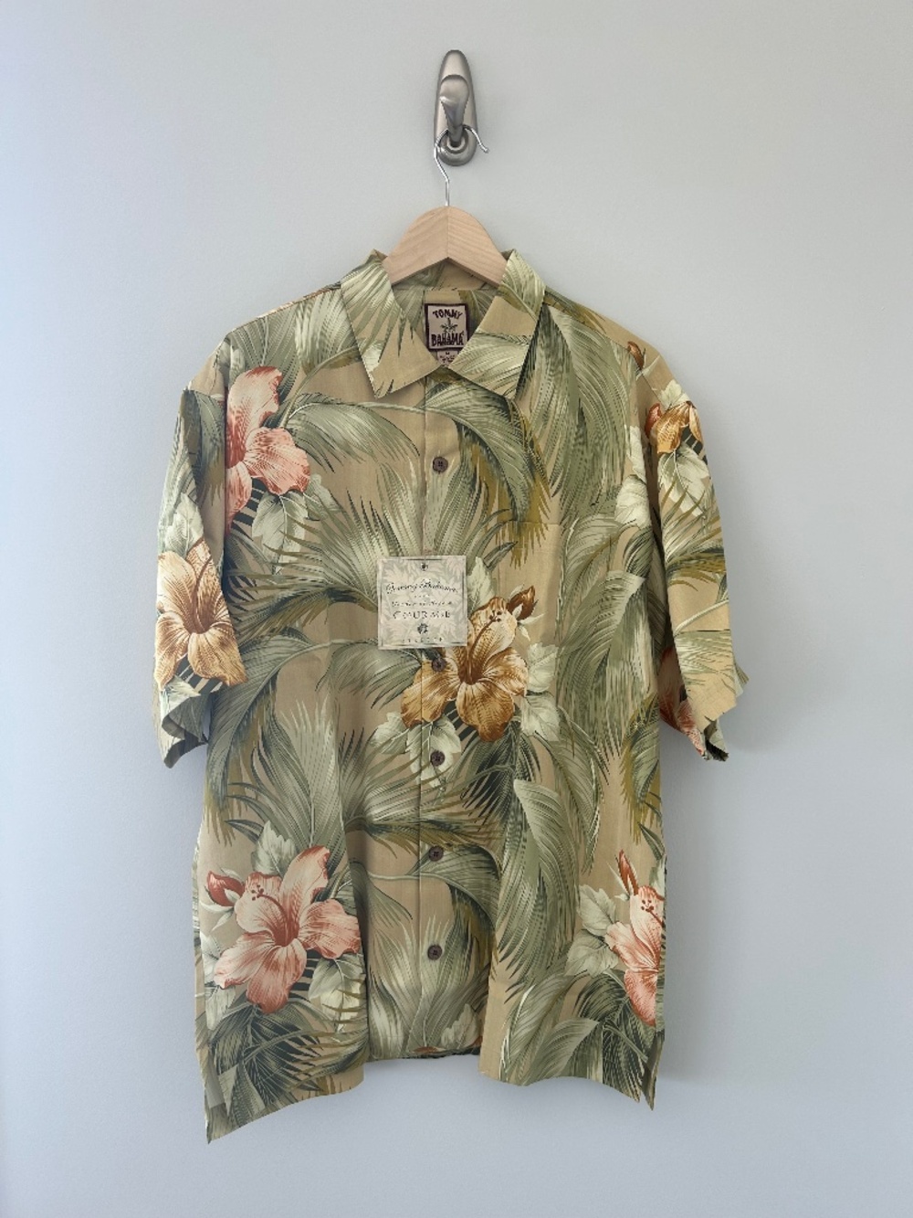 NWT Tommy Bahama Men's 100% Silk Hawaiian Camp Shirt w/Fidelity Logo Sz M